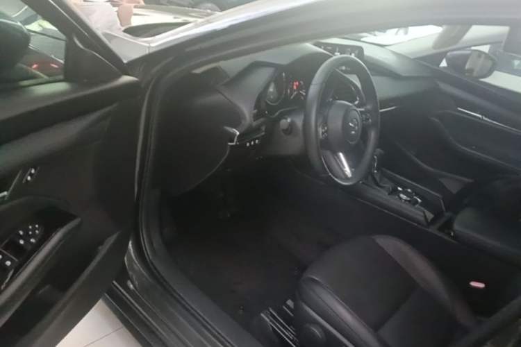 Used Mazda 3 Axela 2021 2.0L Automatic Zhiya Edition Driver Seat