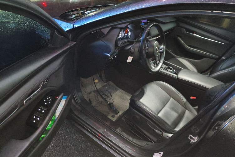 Used Mazda 3 Axela 2021 2.0L Automatic Zhiya Edition Driver Seat