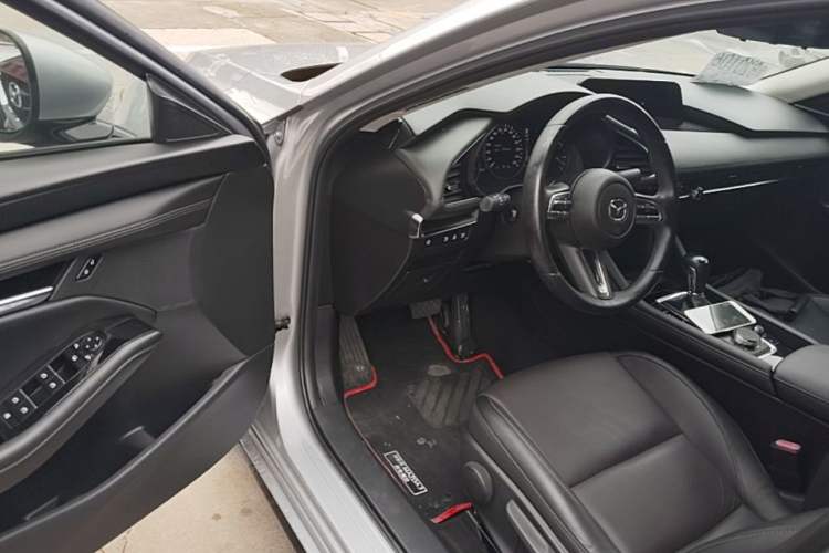 Used Mazda 3 Axela 2021 2.0L Automatic Zhiya Edition Driver Seat