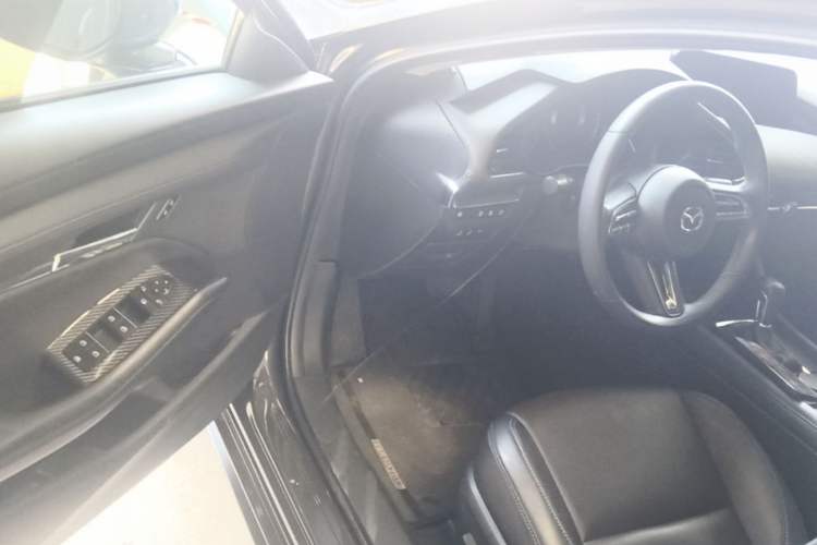 Used Mazda 3 Axela 2021 2.0L Automatic Zhiyao Edition Driver Seat
