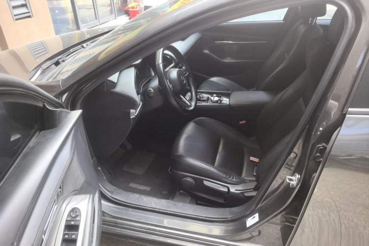 Used Mazda 3 Axela 2021 2.0L Automatic Zhiya Edition Driver Seat
