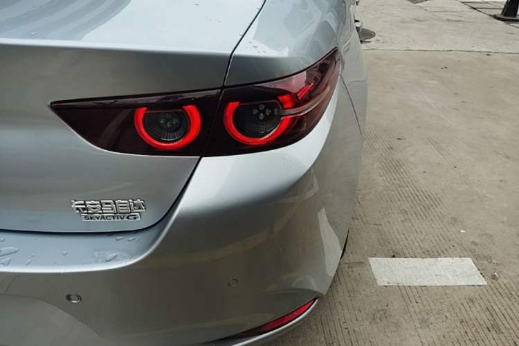 Used Mazda 3 Axela 2021 2.0L Automatic Zhiya Edition Exterior 3