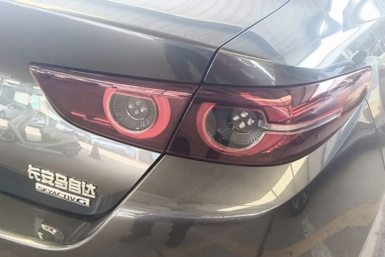Used Mazda 3 Axela 2021 2.0L Automatic Zhiyao Edition Exterior 3