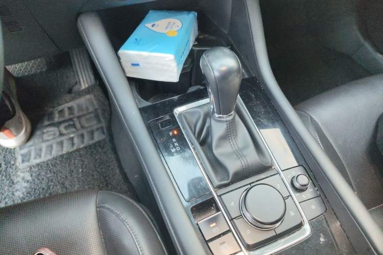 Used Mazda 3 Axela 2021 2.0L Automatic Zhiyao Edition Gear Lever
