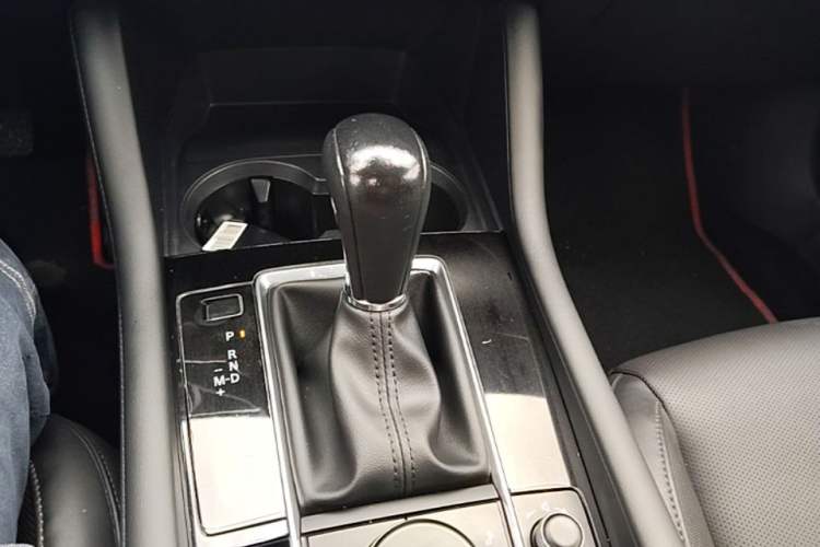 Used Mazda 3 Axela 2021 2.0L Automatic Zhiya Edition Gear Lever
