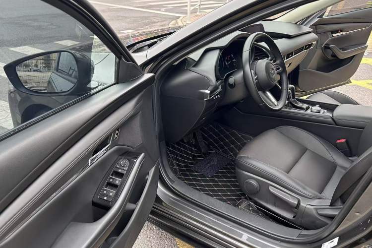 Used Mazda 3 Axela 2021 2.0L Automatic Zhiya Edition Interior 3