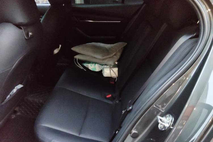 Used Mazda 3 Axela 2021 2.0L Automatic ZhiXuan Edition Left Rear Seat