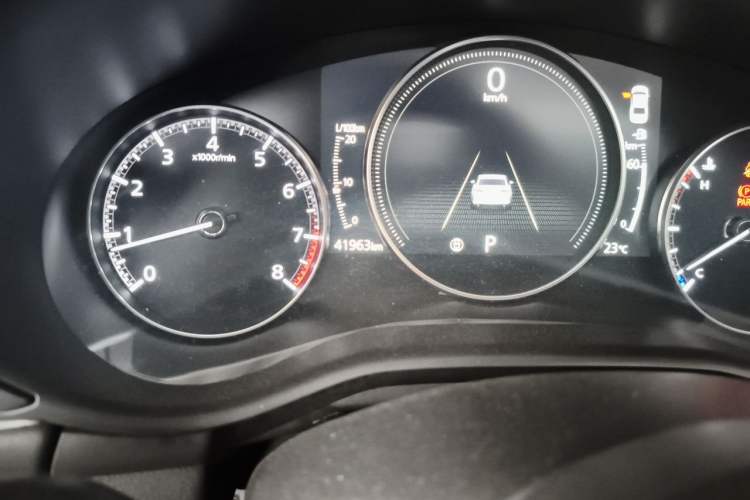 Used Mazda 3 Axela 2021 2.0L Automatic Zhi Rui Edition Odometer Close Up