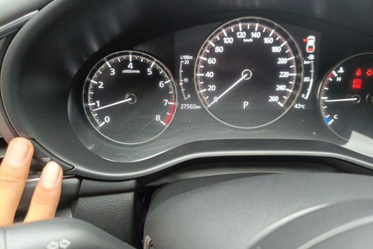 Used Mazda 3 Axela 2021 2.0L Automatic Zhiya Edition Odometer Close Up