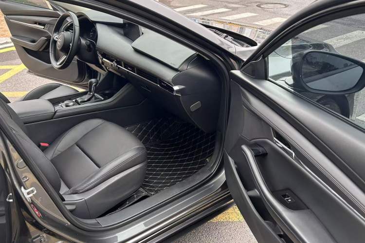 Used Mazda 3 Axela 2021 2.0L Automatic Zhiya Edition Right Front Seat