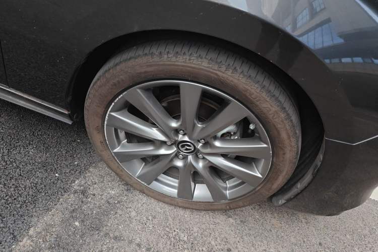 Used Mazda 3 Axela 2021 2.0L Automatic ZhiXuan Edition Right Front Wheel Hub