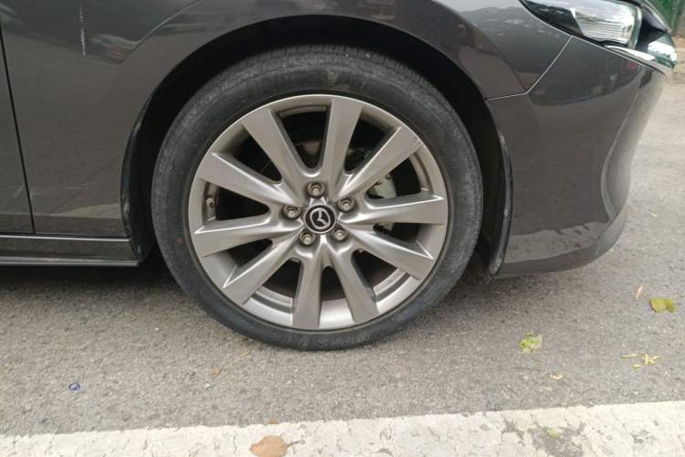 Used Mazda 3 Axela 2021 2.0L Automatic Zhiya Edition Right Front Wheel Hub