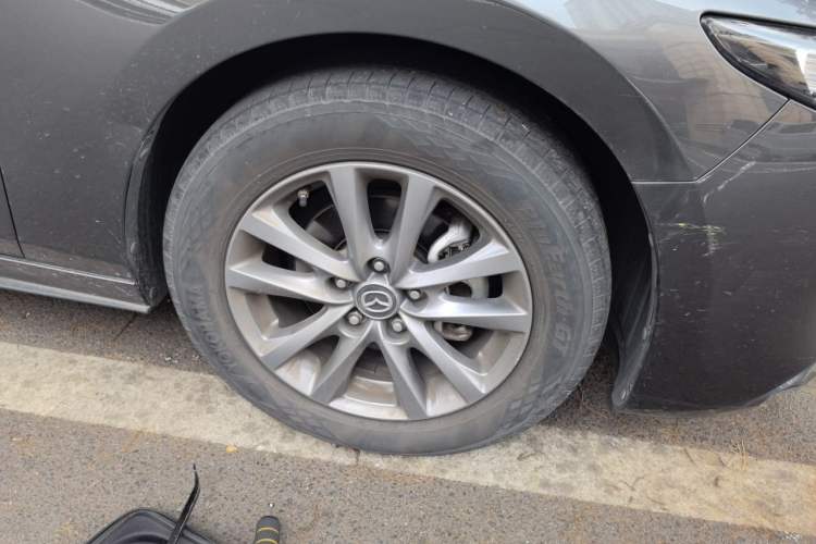 Used Mazda 3 Axela 2021 2.0L Automatic Zhiqing Edition Right Front Wheel Hub