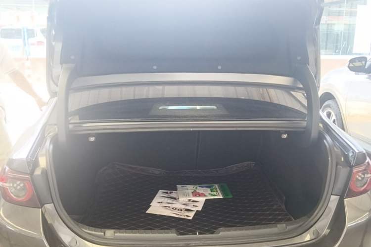 Used Mazda 3 Axela 2021 2.0L Automatic Zhiyao Edition Trunk