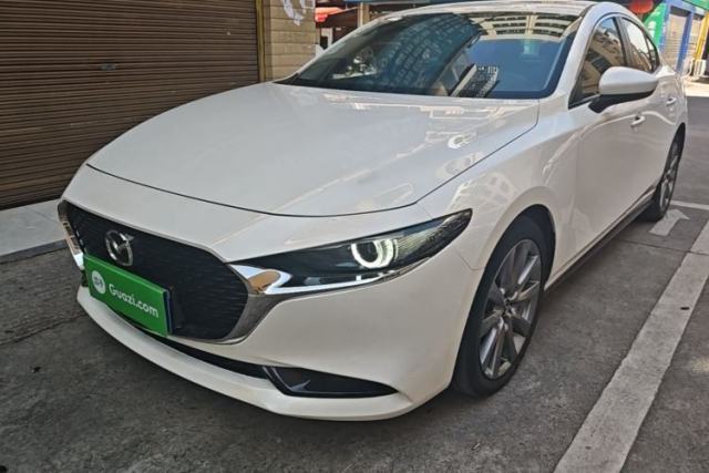 Ojetý Mazda 3 Axela 2021 2.0L Automatic Zhiyao Edition