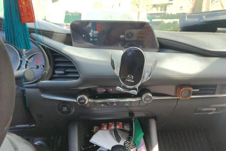Used Mazda 3 Axela 2021 2.0L Automatic ZhiXuan Edition Audio And AC Panel