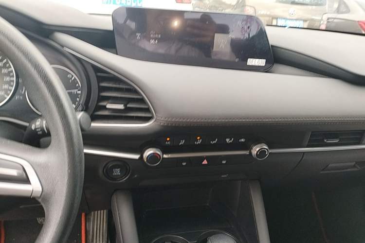 Used Mazda 3 Axela 2021 1.5L Automatic ZhiMei Edition Audio And AC Panel