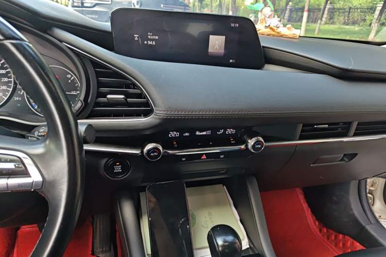 Used Mazda 3 Axela 2021 2.0L Automatic Zhiya Edition Audio And AC Panel
