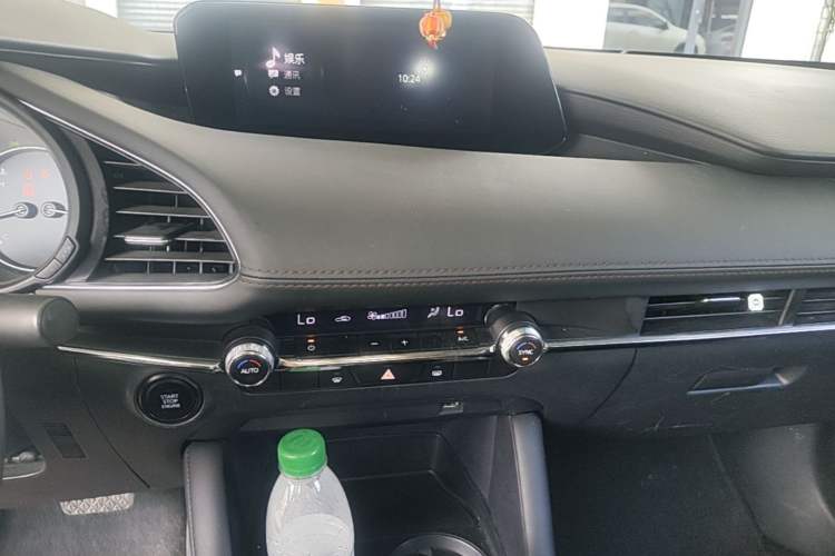Used Mazda 3 Axela 2021 2.0L Automatic ZhiXuan Edition Audio And AC Panel