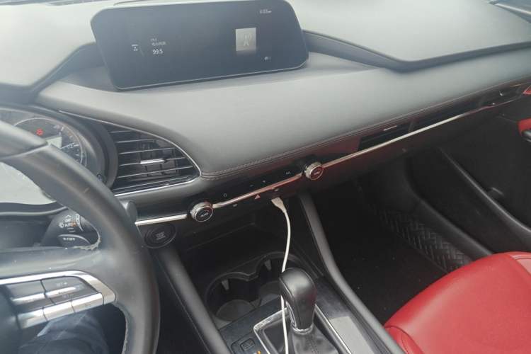 Used Mazda 3 Axela 2021 2.0L Automatic ZhiXuan Edition Audio And AC Panel
