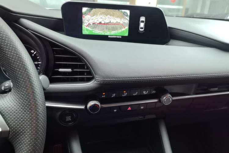 Used Mazda 3 Axela 2021 2.0L Automatic Zhiqing Edition Audio And AC Panel