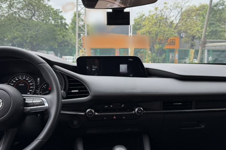 Used Mazda 3 Axela 2021 2.0L Automatic ZhiXuan Edition Audio And AC Panel