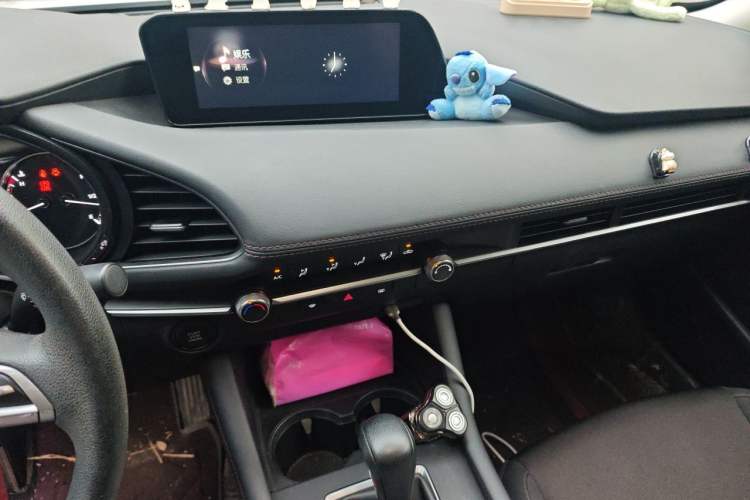 Used Mazda 3 Axela 2021 2.0L Automatic Zhiqing Edition Audio And AC Panel