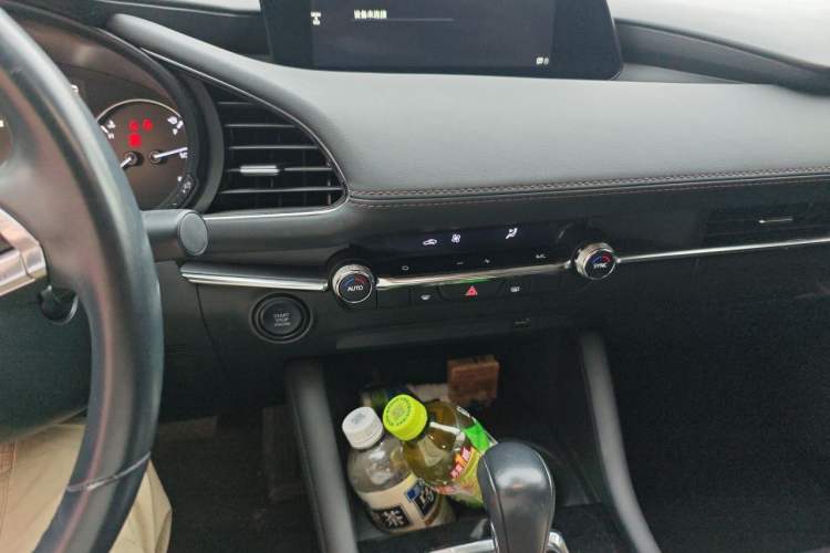 Used Mazda 3 Axela 2021 2.0L Automatic Zhiya Edition Audio And AC Panel