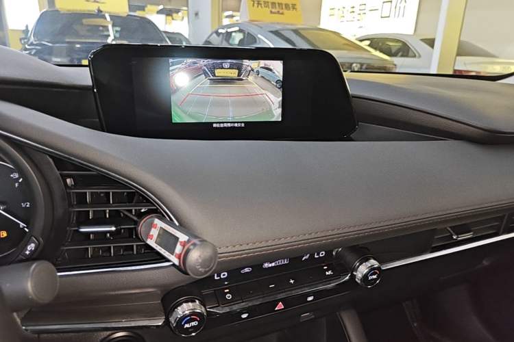 Used Mazda 3 Axela 2021 2.0L Automatic ZhiXuan Edition Audio And AC Panel