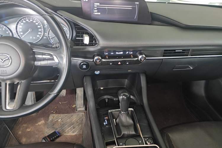 Used Mazda 3 Axela 2021 2.0L Automatic ZhiXuan Edition Audio And AC Panel