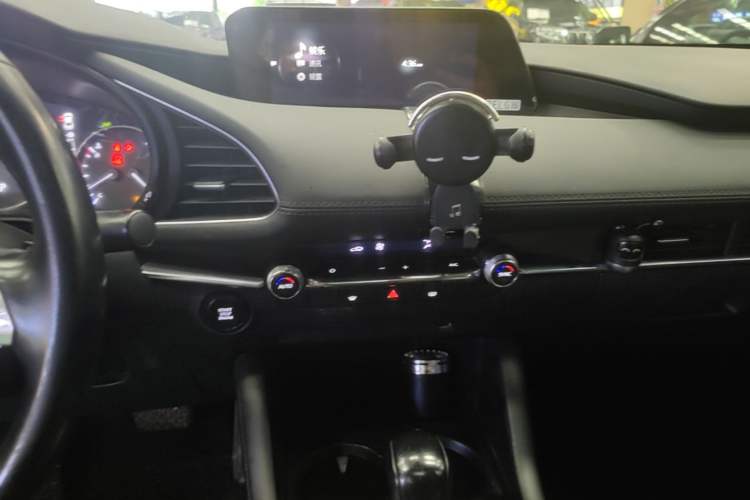 Used Mazda 3 Axela 2021 2.0L Automatic Zhiya Edition Audio And AC Panel