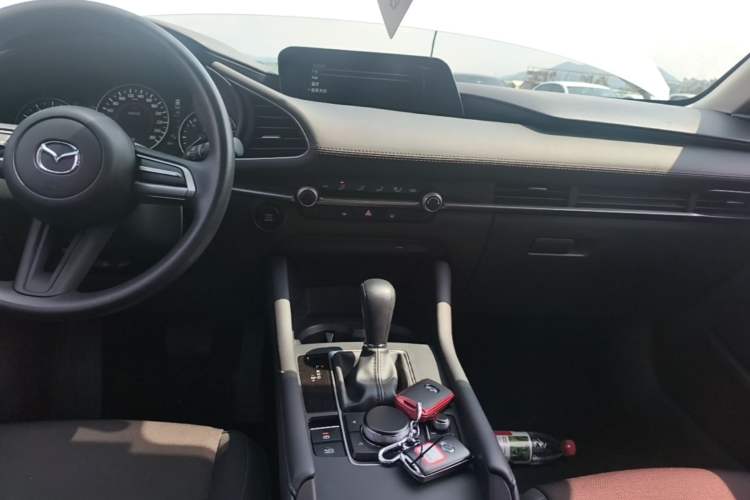 Used Mazda 3 Axela 2021 2.0L Automatic Zhiqing Edition Audio And AC Panel