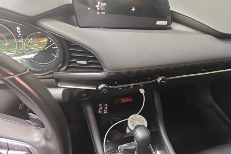 Used Mazda 3 Axela 2021 2.0L Automatic ZhiXuan Edition Audio And AC Panel