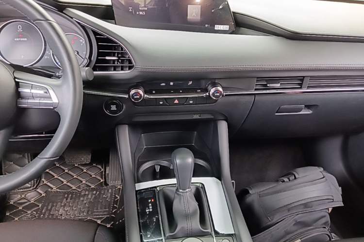 Used Mazda 3 Axela 2021 2.0L Automatic Zhiya Edition Audio And AC Panel