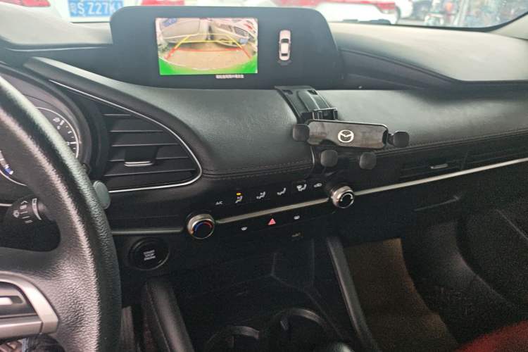 Used Mazda 3 Axela 2021 2.0L Automatic Zhiqing Edition Audio And AC Panel
