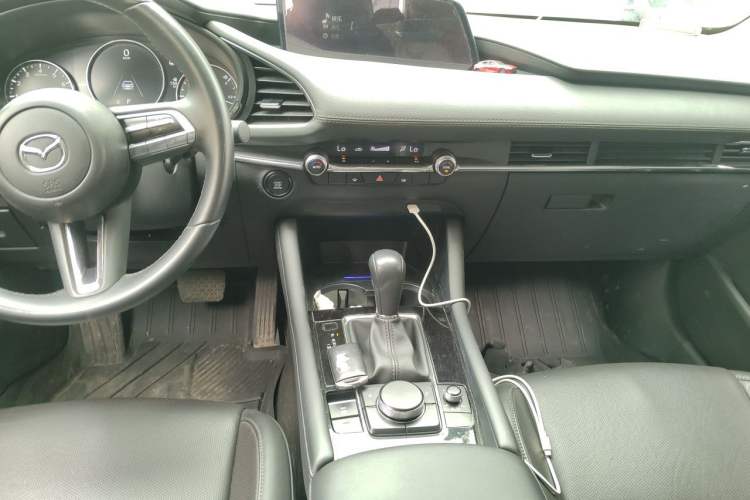 Used Mazda 3 Axela 2021 2.0L Automatic Zhiya Edition Audio And AC Panel