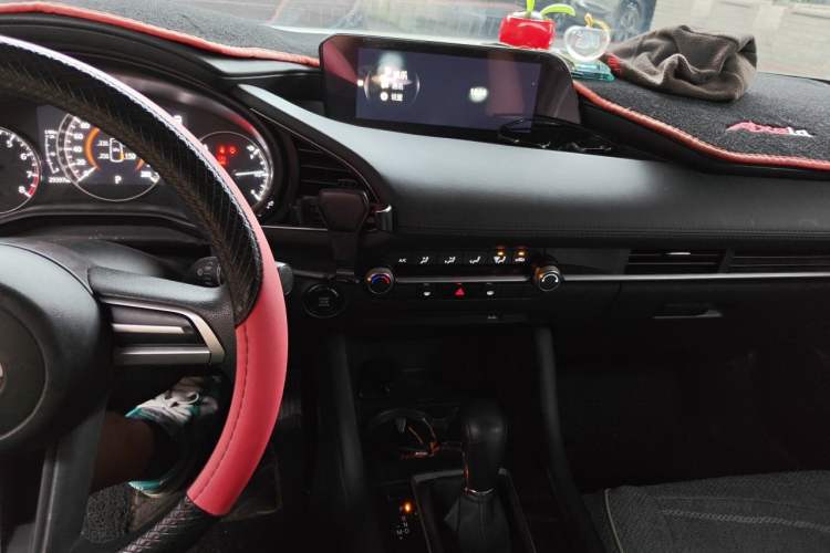 Used Mazda 3 Axela 2021 2.0L Automatic Zhiqing Edition Audio And AC Panel
