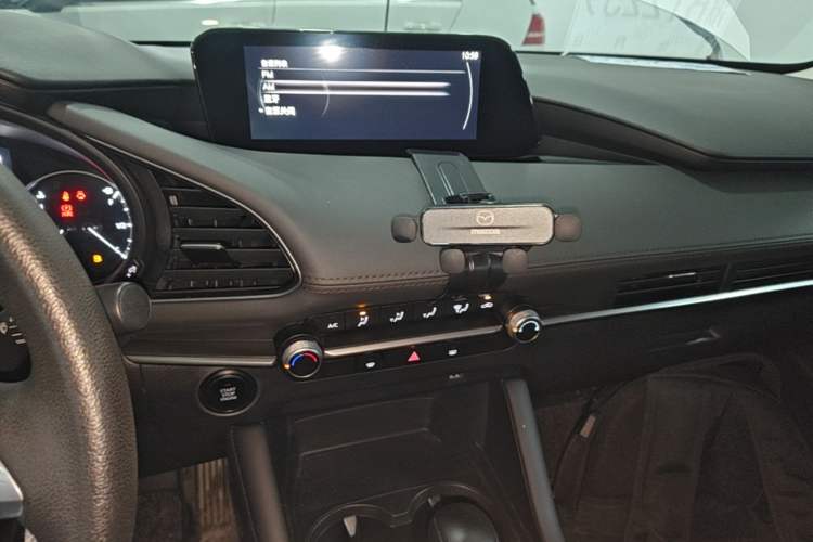 Used Mazda 3 Axela 2021 2.0L Automatic Zhiqing Edition Audio And AC Panel