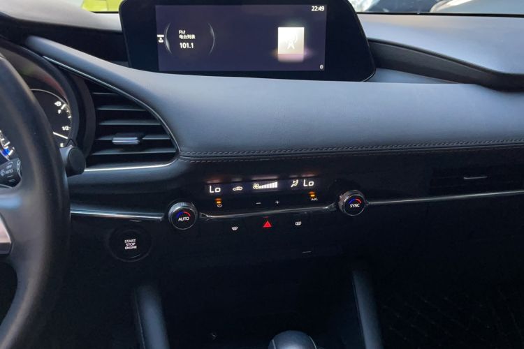 Used Mazda 3 Axela 2021 2.0L Automatic ZhiXuan Edition Audio And AC Panel