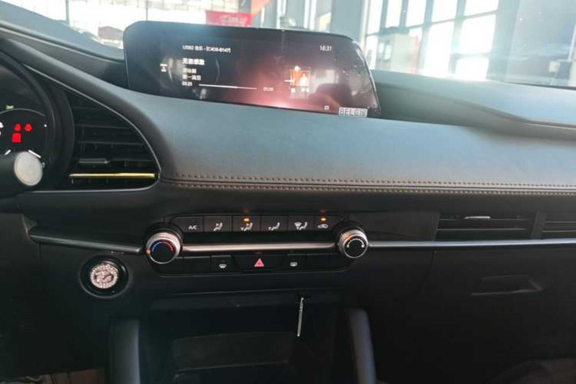 Used Mazda 3 Axela 2021 2.0L Automatic Zhiqing Edition Audio And AC Panel