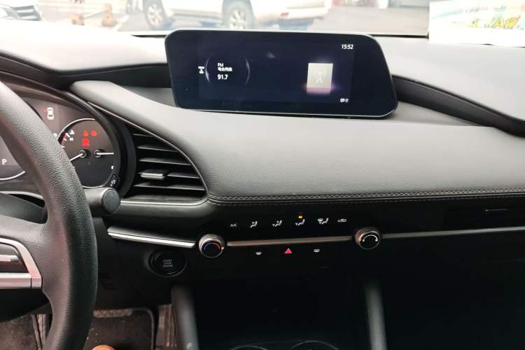 Used Mazda 3 Axela 2021 2.0L Automatic Zhiqing Edition Audio And AC Panel