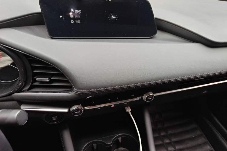 Used Mazda 3 Axela 2021 2.0L Automatic Zhiyao Edition Audio And AC Panel