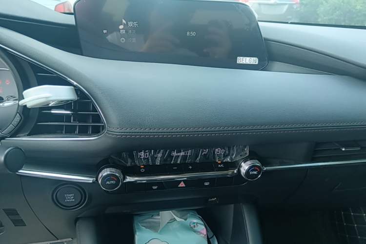 Used Mazda 3 Axela 2021 2.0L Automatic ZhiXuan Edition Audio And AC Panel