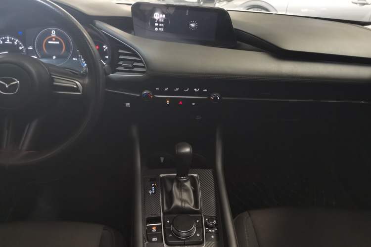 Used Mazda 3 Axela 2021 2.0L Automatic Zhiqing Edition Audio And AC Panel