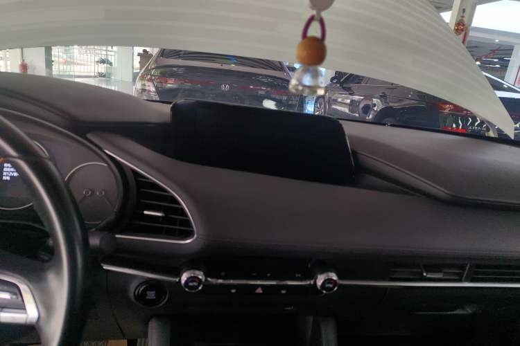 Used Mazda 3 Axela 2021 2.0L Automatic Zhiyao Edition Audio And AC Panel