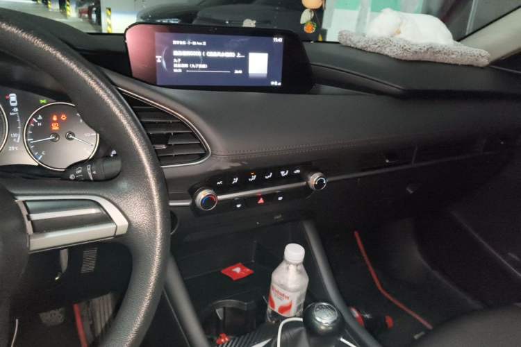 Used Mazda 3 Axela 2021 1.5L Manual ZhiMei Edition Audio And AC Panel