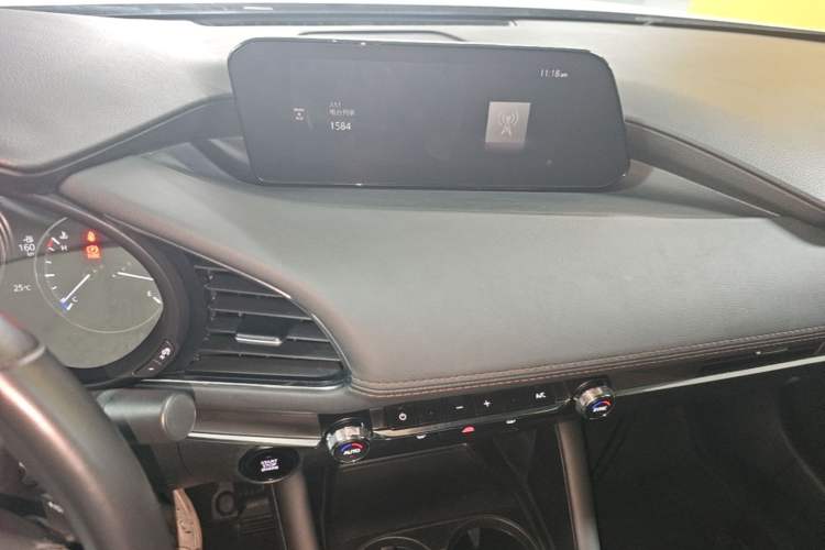 Used Mazda 3 Axela 2021 2.0L Automatic ZhiXuan Edition Audio And AC Panel