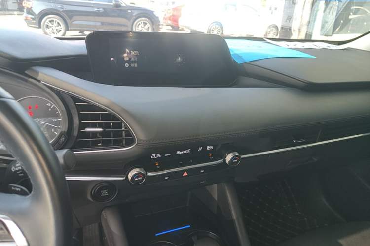 Used Mazda 3 Axela 2021 2.0L Automatic Zhiya Edition Audio And AC Panel
