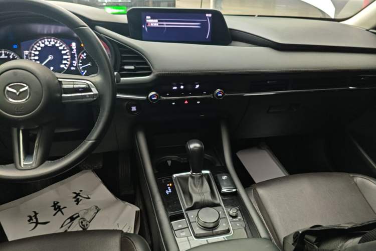 Used Mazda 3 Axela 2021 2.0L Automatic Zhiya Edition Audio And AC Panel