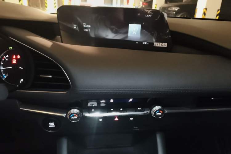 Used Mazda 3 Axela 2021 2.0L Automatic Zhiya Edition Audio And AC Panel